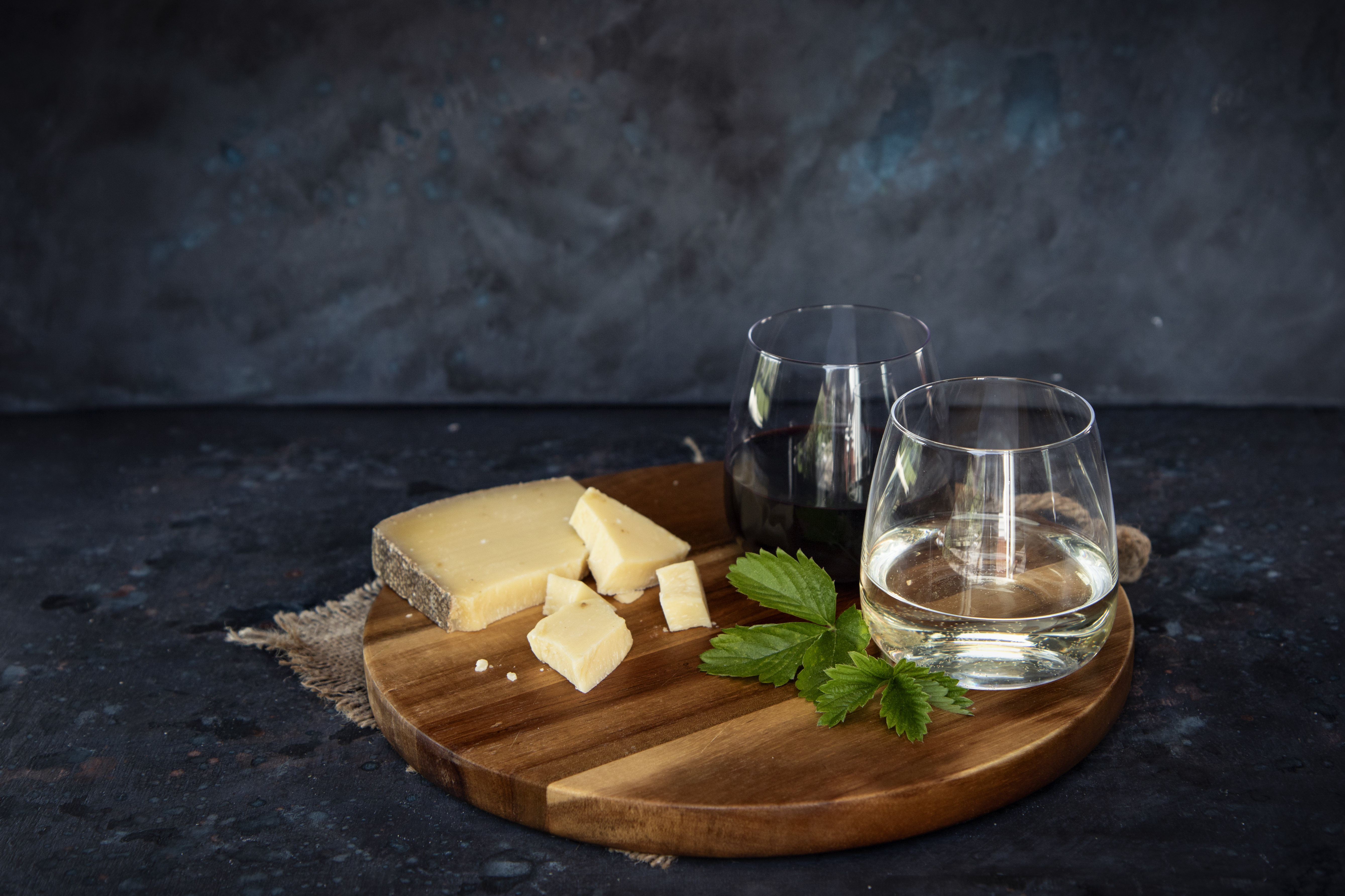 Så matchar du gruyère och vin