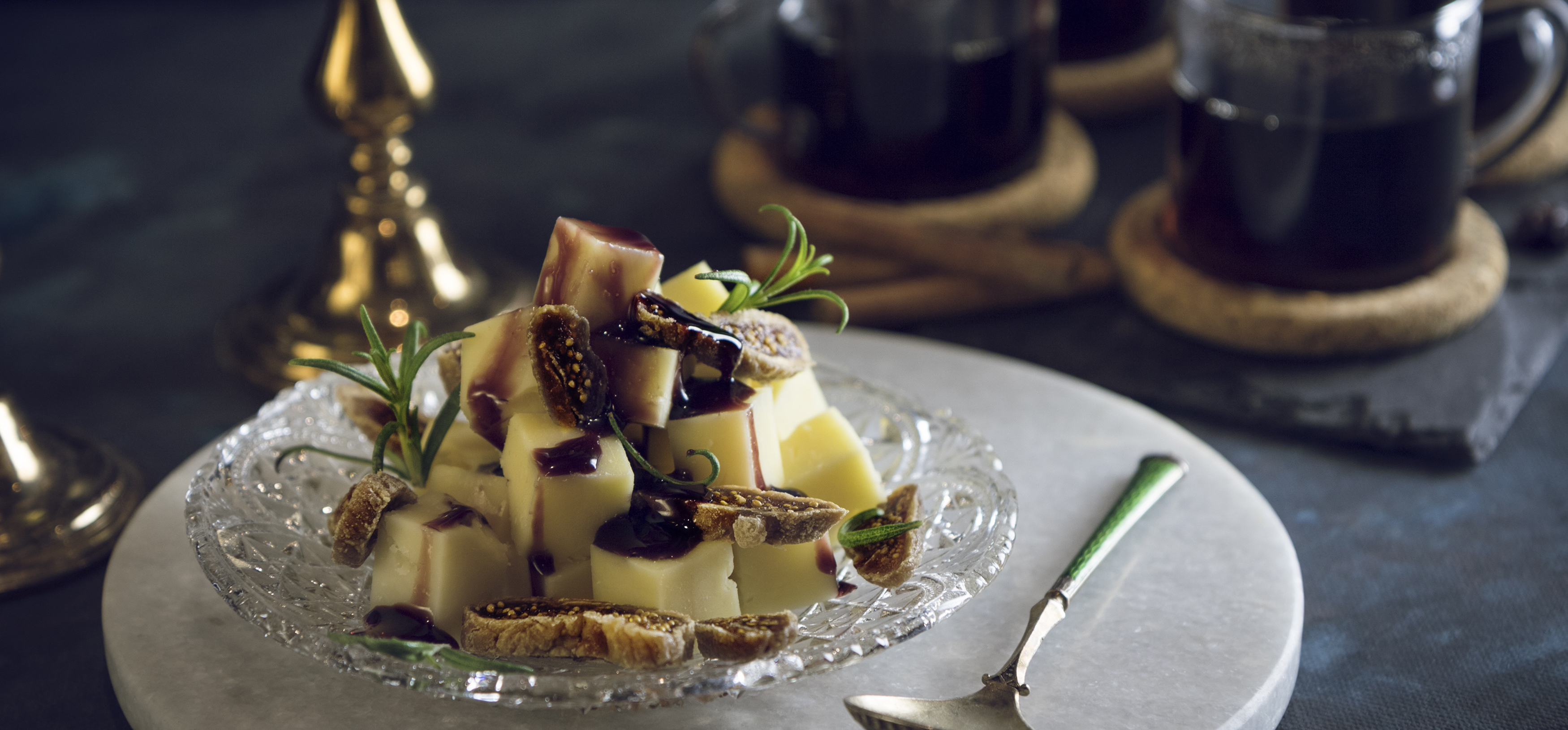 Plockmat med ost till glöggminglet