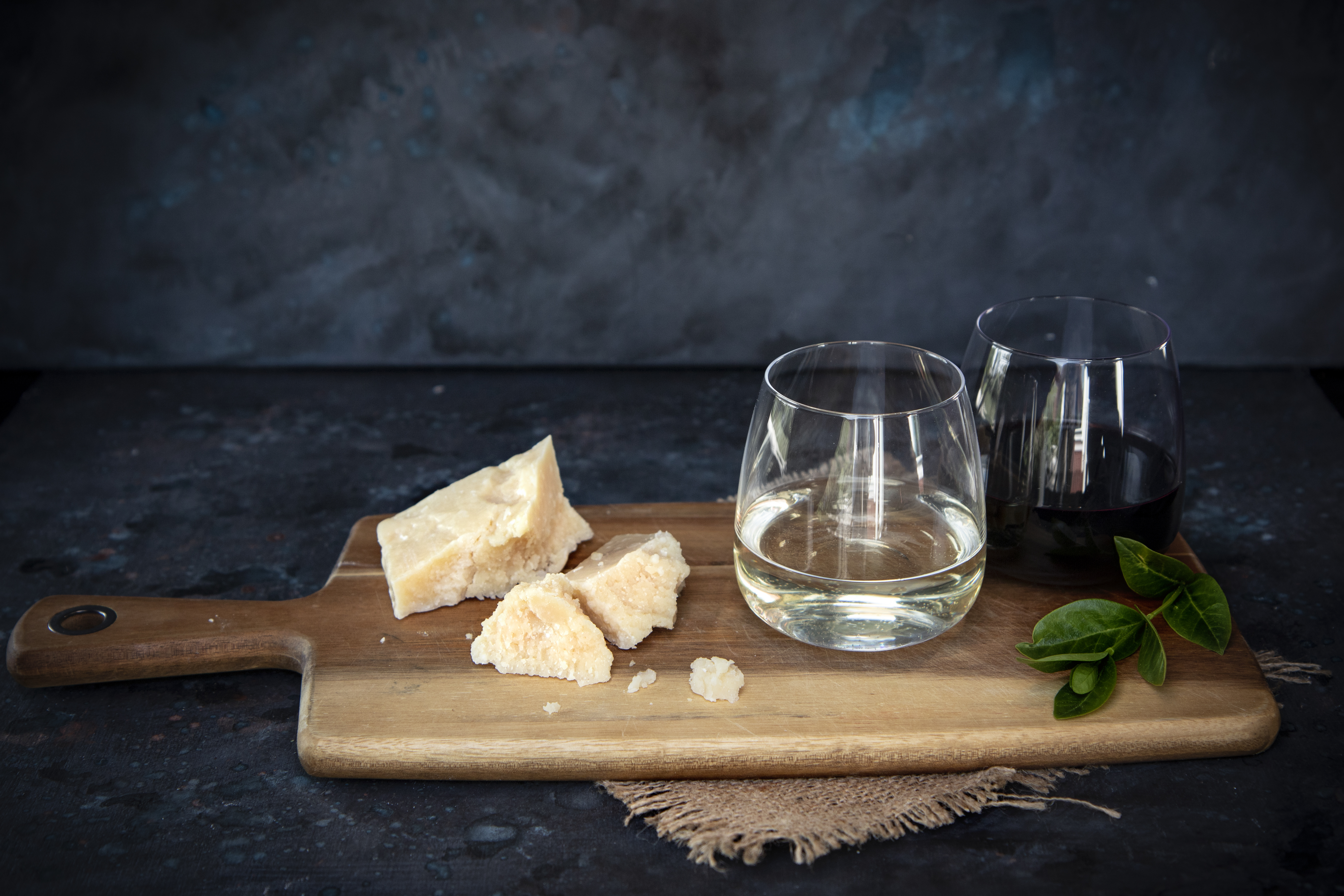 Så matchar du parmesan och vin